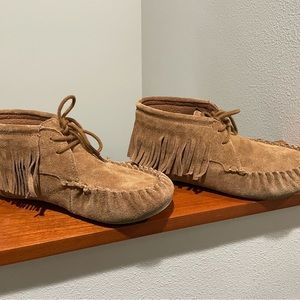 Woman’s Moccasin booties size 8